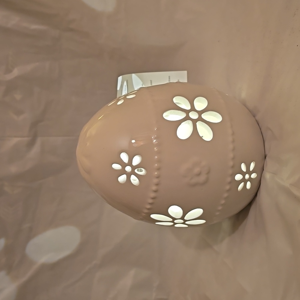 White Ceramic Egg LED Lantern For Easter - Picture 2 of 3